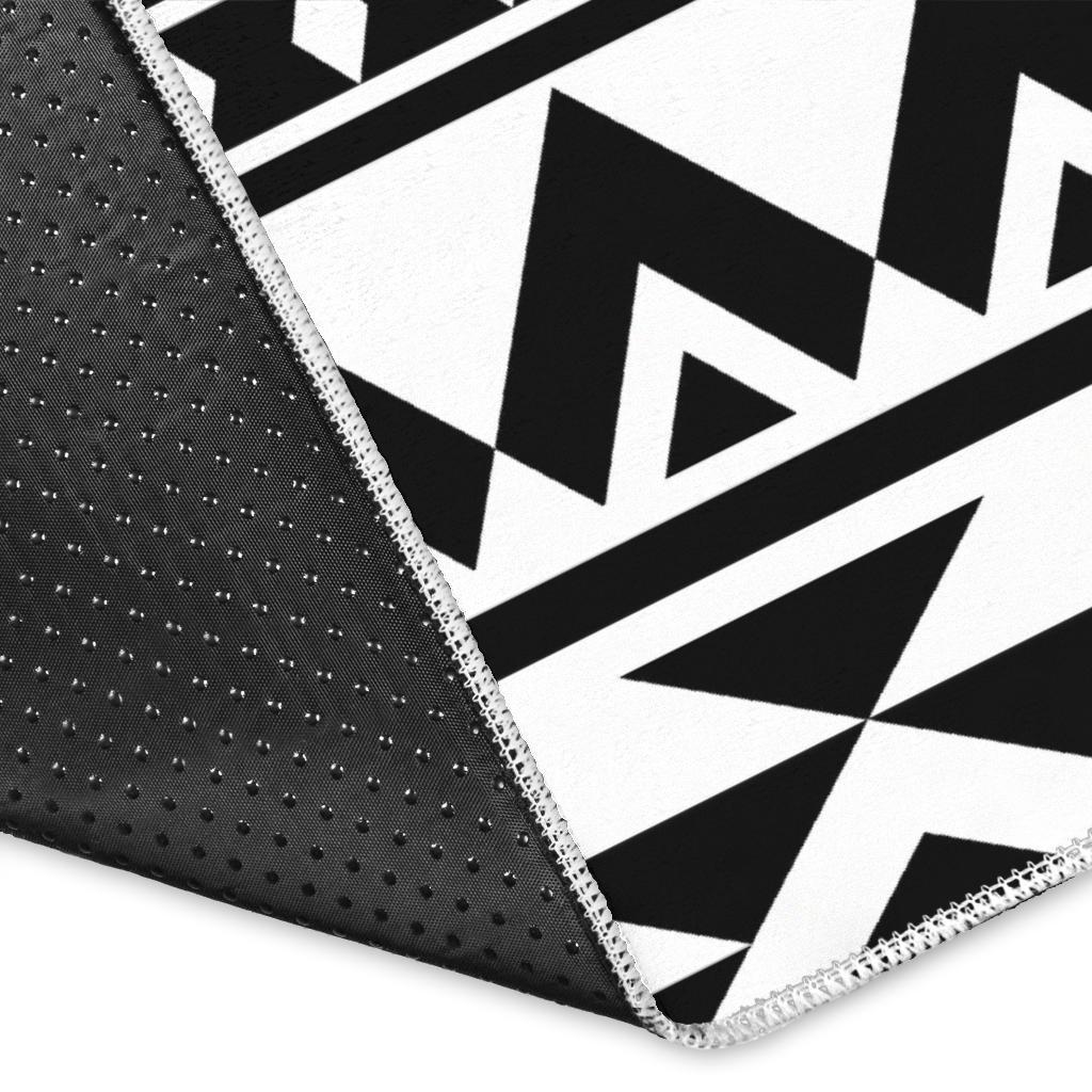 White And Black Aztec Pattern Print Area Rug