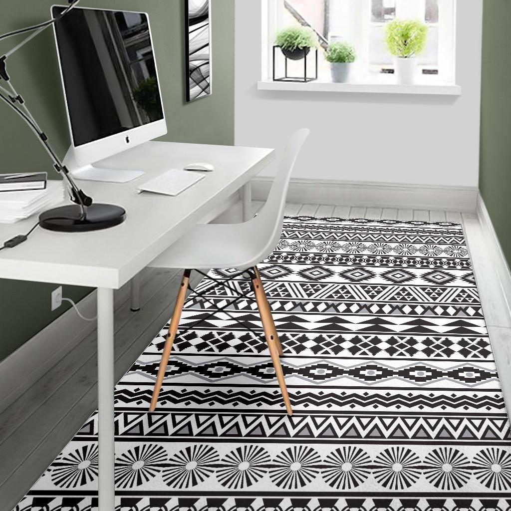 White And Grey Aztec Pattern Print Area Rug